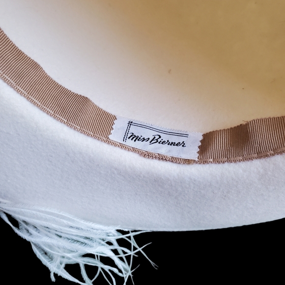 Vintage Miss Bierner Winter White Wool Hat with Veil and Jeweled Feather Plume - Picture 9 of 9